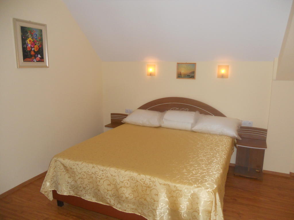 Pensiunea Cristal Tulcea Esterno foto